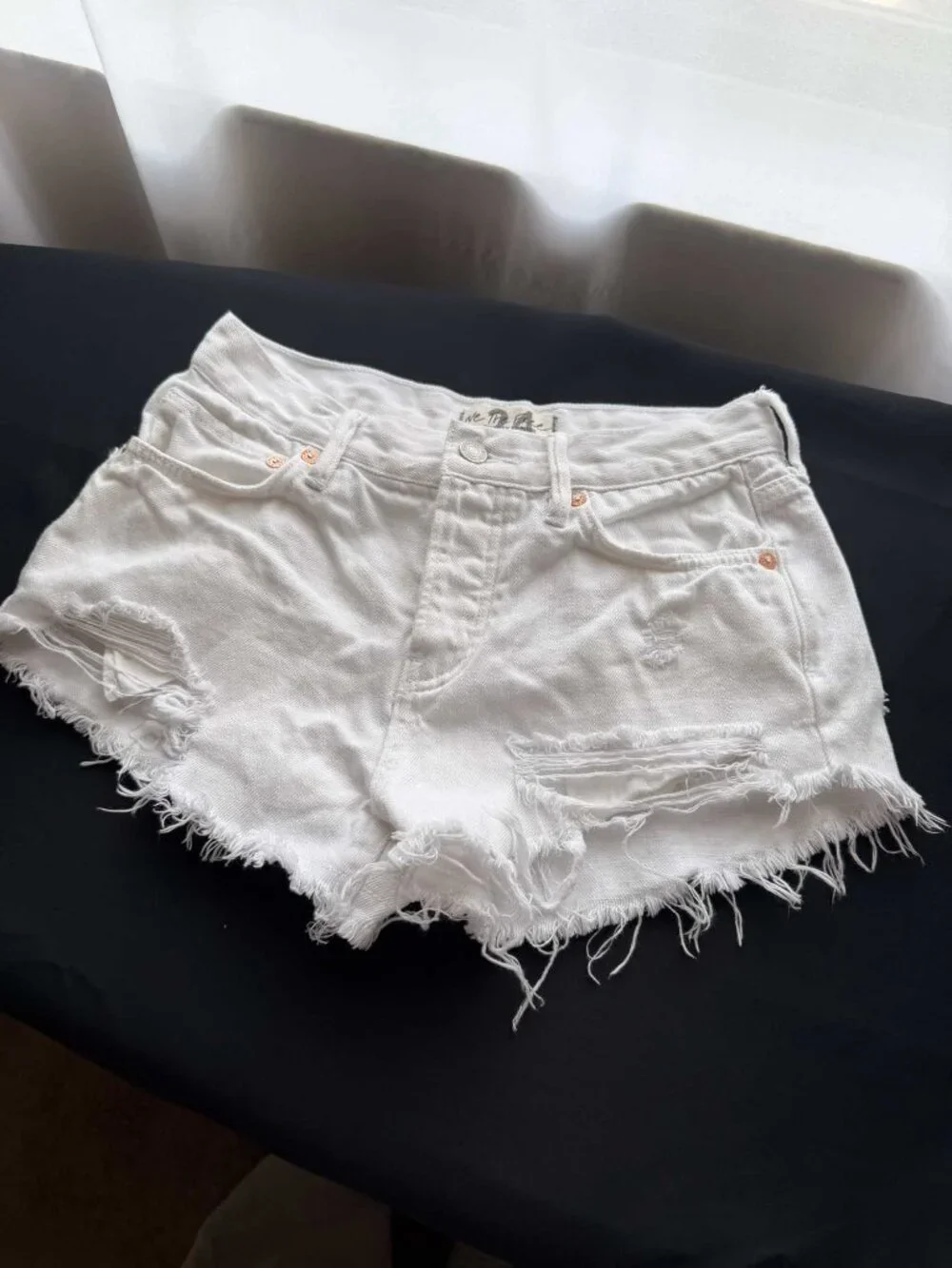Free People Twenty Tees White Distressed Denim Cutoff Shorts Size 2-4
